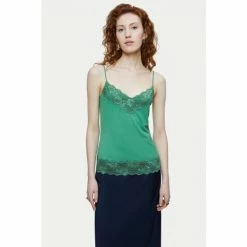 Jigsaw Model Lace Vest