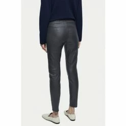 Jigsaw store -Jigsaw store unnamed file 2256