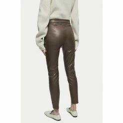 Jigsaw store -Jigsaw store unnamed file 2261